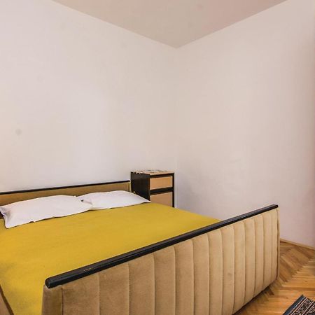 4 Bedroom Awesome Apartment In Starigrad Eksteriør bilde