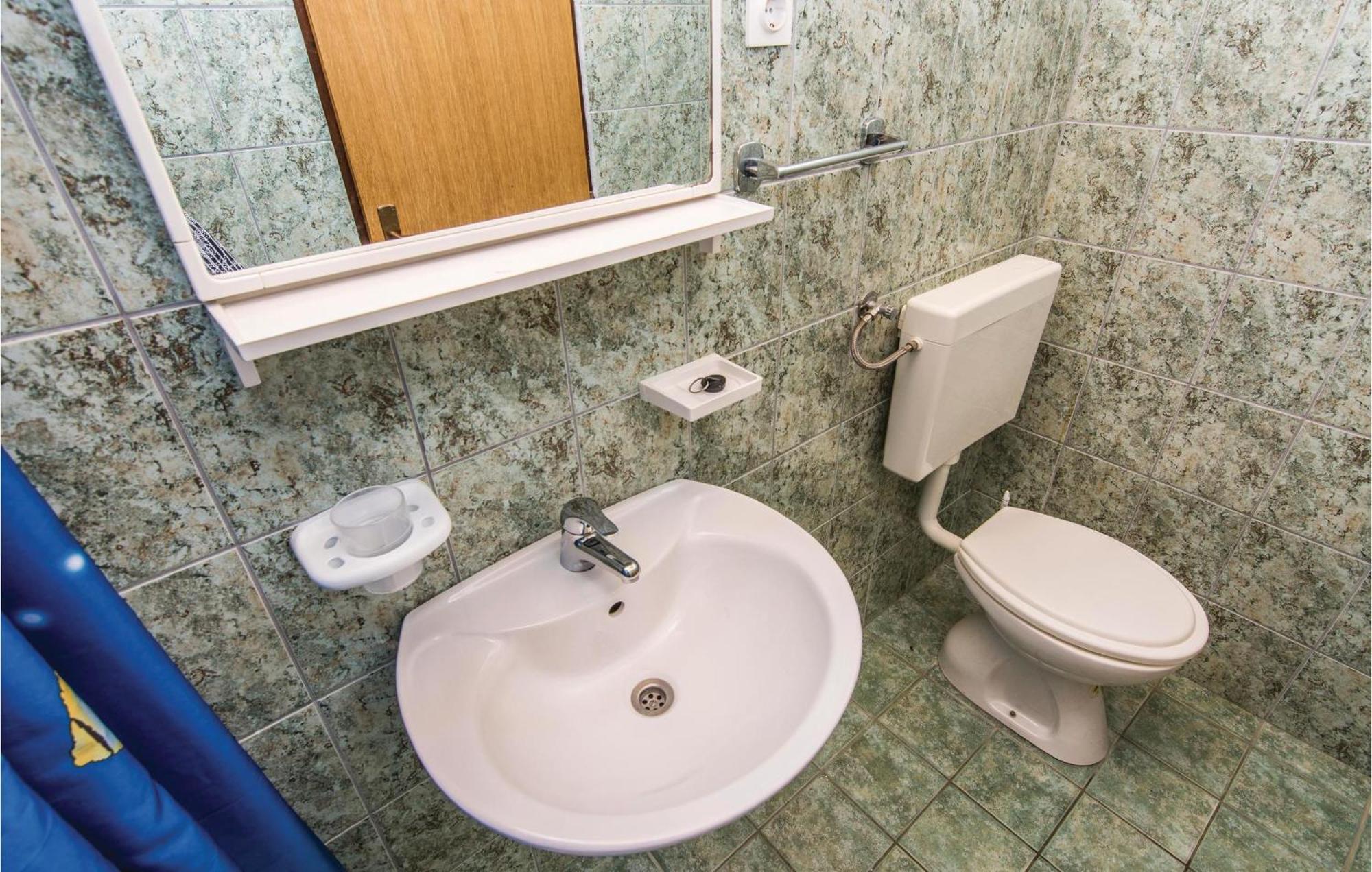 4 Bedroom Awesome Apartment In Starigrad Eksteriør bilde