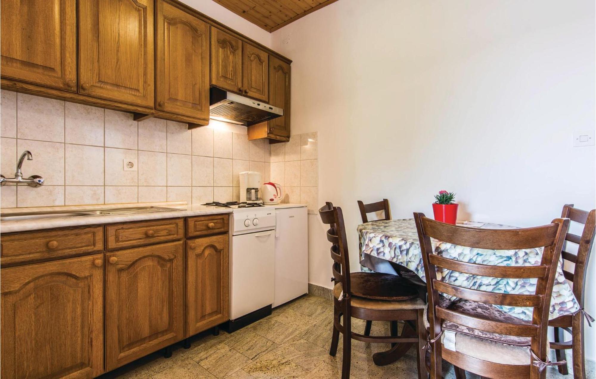 4 Bedroom Awesome Apartment In Starigrad Eksteriør bilde